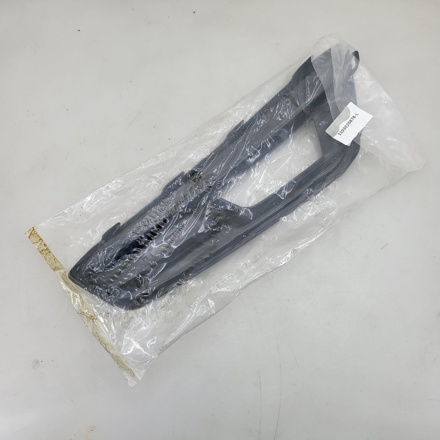 Ford Focus ST 2015-2018 fog light housing bezel driver side LH