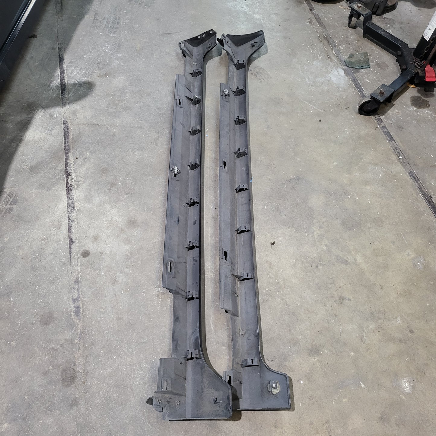 Mazdaspeed 3 gen 1 OEM metro grey side skirts DRIVER SIDE ONLY