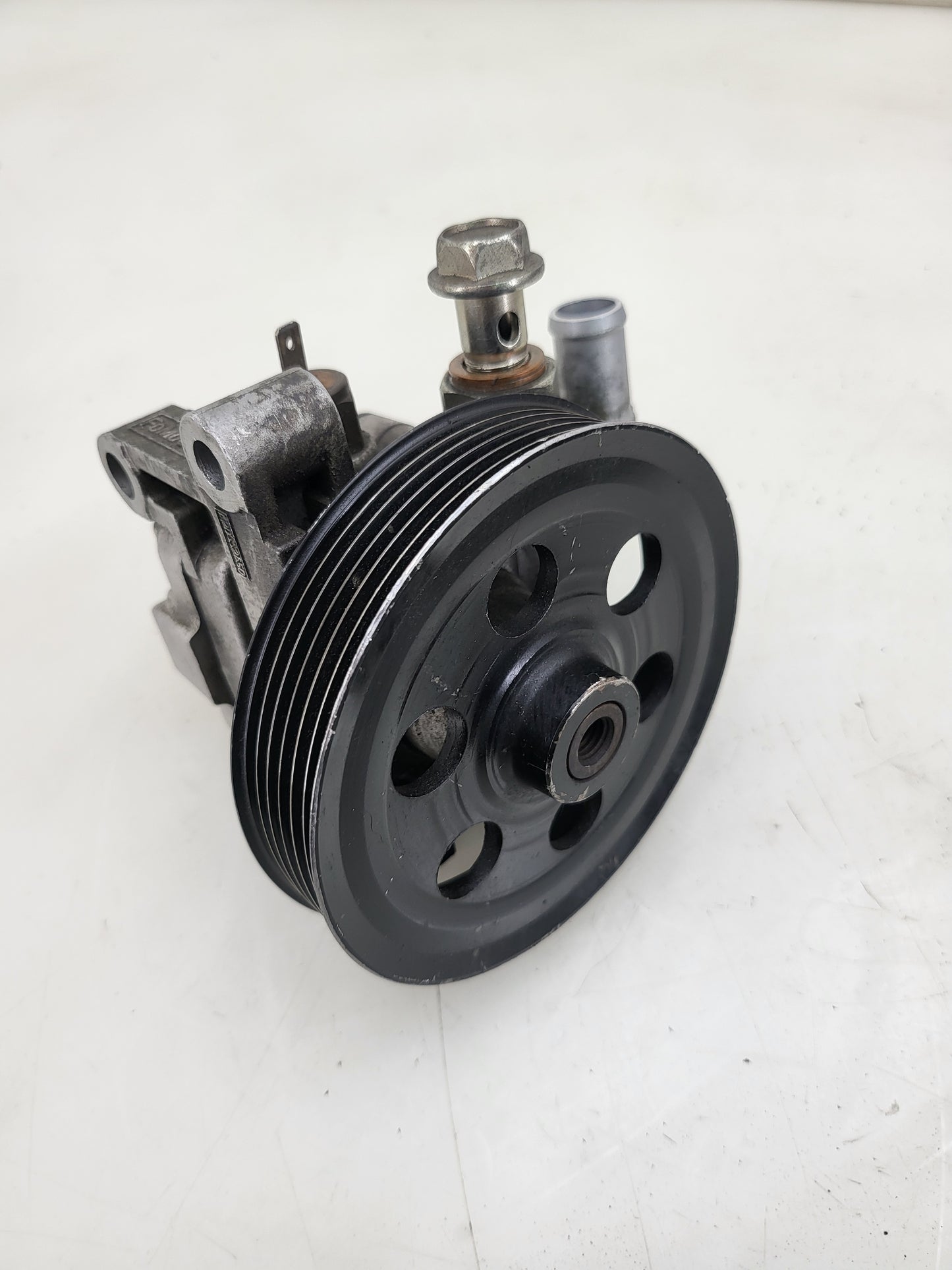 Mazdaspeed 6, 3, MPV, CX7 OEM power steering pump